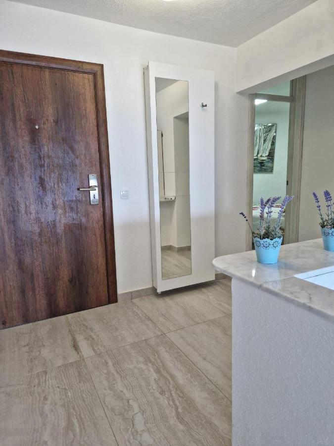 Amazing Sea View Apartment โอมิช ภายนอก รูปภาพ